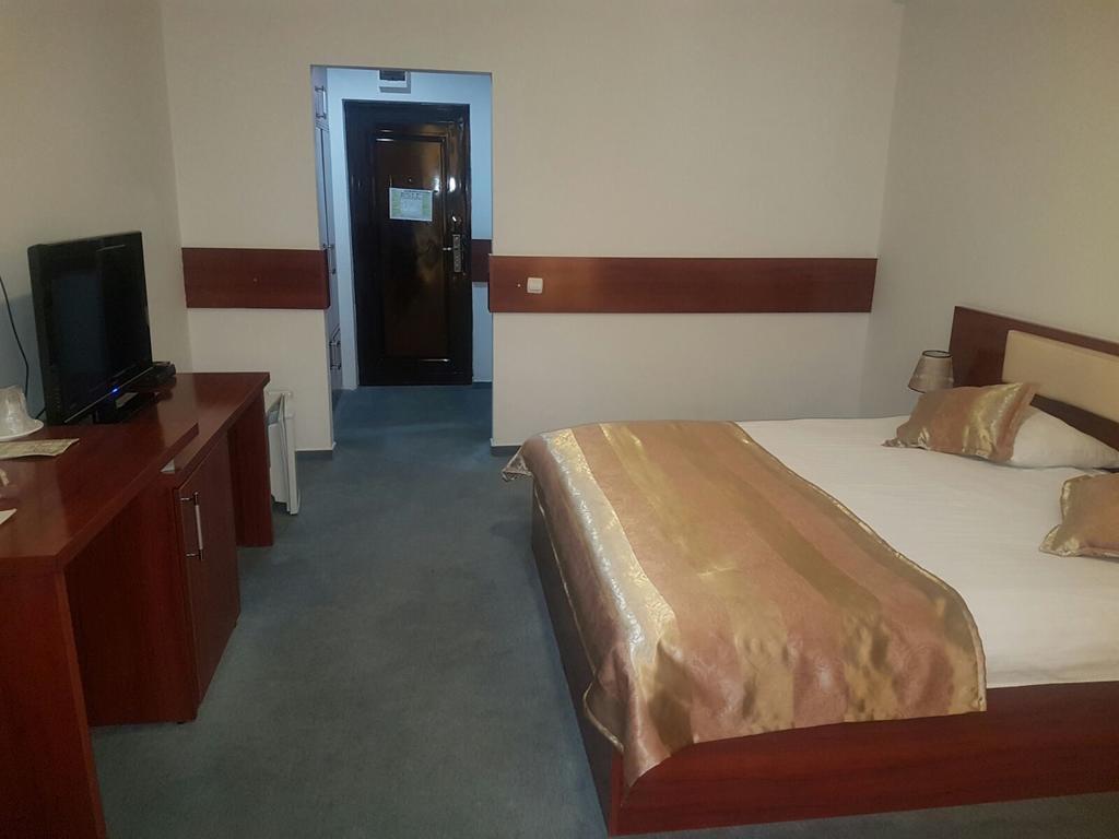 Hotel Lido Craiova Ngoại thất bức ảnh
